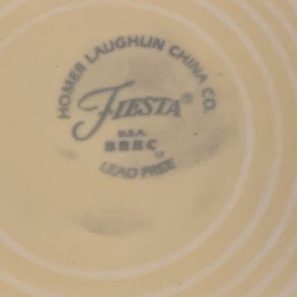 Fiestware Fiesta Yellow Salad Dessert Plates Set of 2 Homer Laughlin USA - Picture 7 of 7